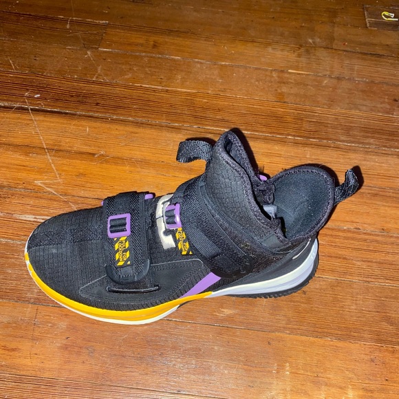 Nike LeBron Soldier 13( yellow and purple) - Picture 2 of 4
